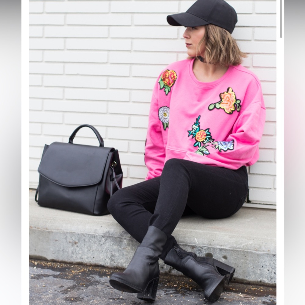 *HOST PICK* - Zara cropped sweatshirt with sequenced flower patches - Picture 4 of 12